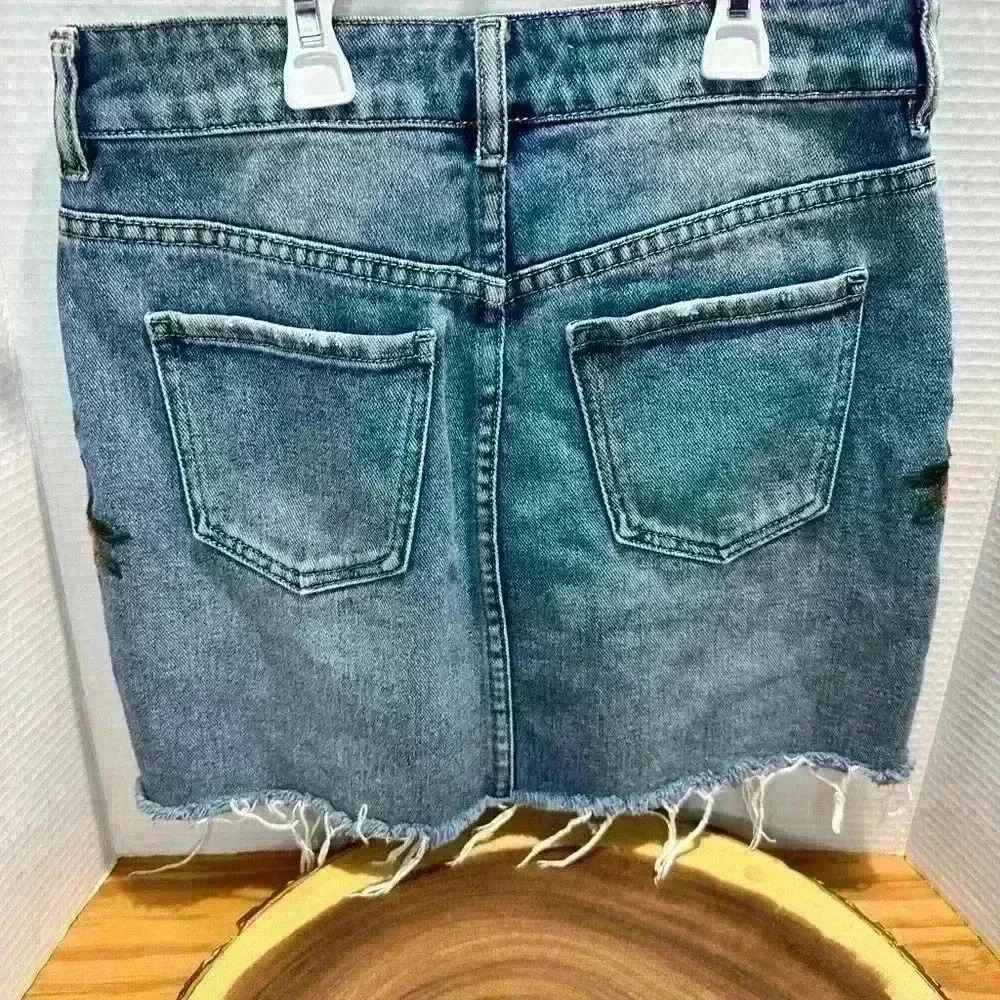 PacSun Women's Size 25 Blue Denim Floral Embroidered Jean Mini Skirt - Picture 2 of 3